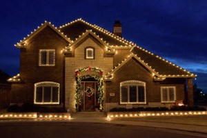 Illustration for article titled A Closer Look Into Christmas Light Installation in Idaho Falls